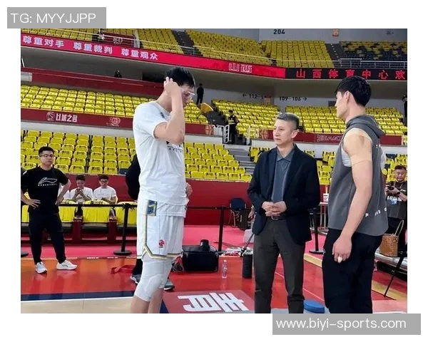 郭士强亲临山西男篮主场观战山西对阵江苏展现对球队的支持与关注 郭士强亲临山西男篮主场观战山西对阵江苏展现对球队的支持与关注